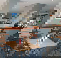 Sandyfoot Caf and Bar - Lightning Ridge Tourism