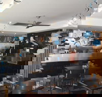 Pavement Cafe - Lightning Ridge Tourism