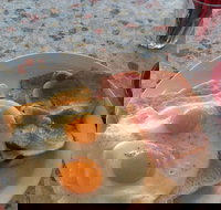 Continental Cafe Conti Cafe - Lightning Ridge Tourism