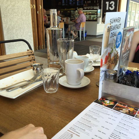 The Coffee Club - Grand Hotel - Gladstone - Lightning Ridge Tourism 0