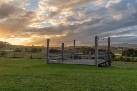 Mountain Ridge Wines - Lightning Ridge Tourism 0