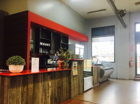 Bug Mugz - Lightning Ridge Tourism 0