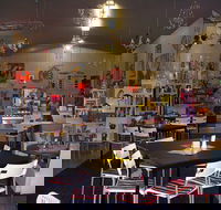 Noelene's Book Cafe - Lightning Ridge Tourism