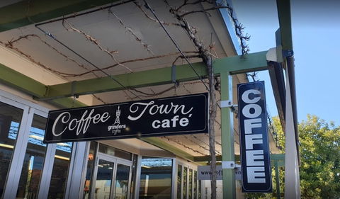 Coffee Town Cafe - Lightning Ridge Tourism 0