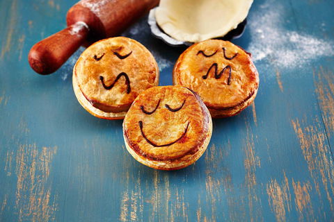 Pie Face - Lightning Ridge Tourism 0