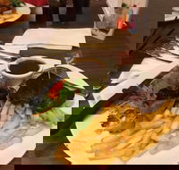 DOOLEYS Waterview Club - Lightning Ridge Tourism