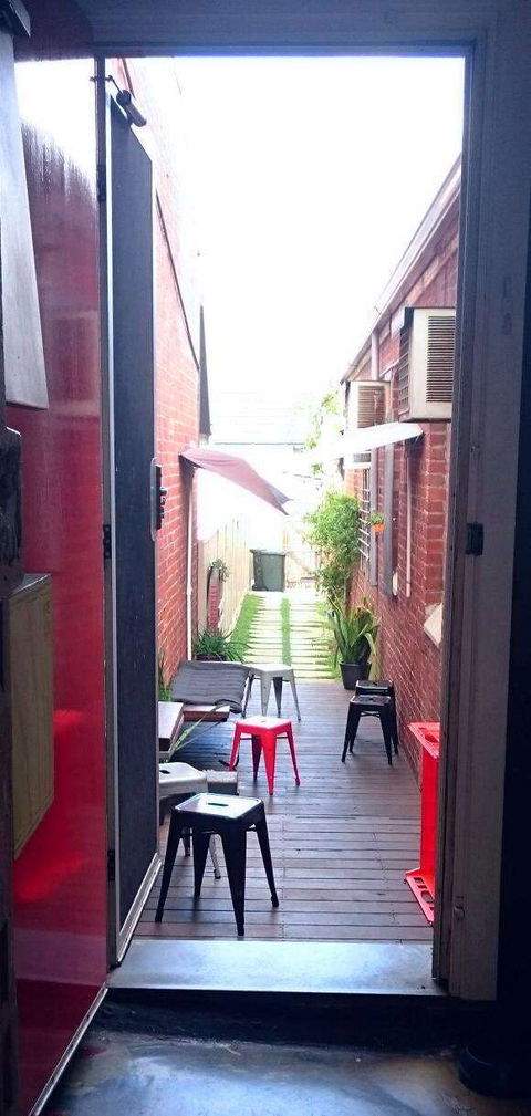 Engine Room Espresso - Lightning Ridge Tourism 0