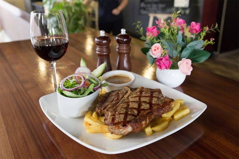 Silver Spoon Bistro - The Lakes Hotel - Rosebery - Lightning Ridge Tourism 0