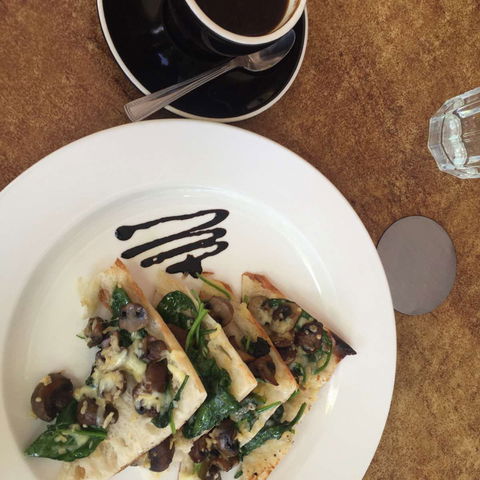 Coffee Drop Cafe Espresso Bar - Lightning Ridge Tourism 0