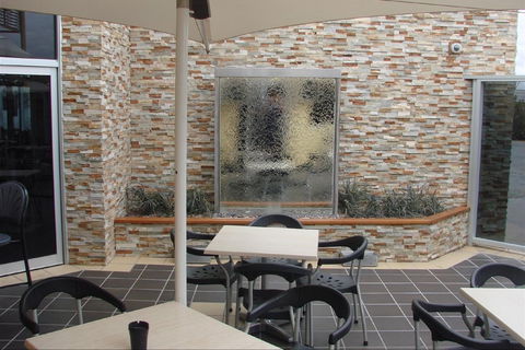 Mulga Hill Tavern - Lightning Ridge Tourism 2