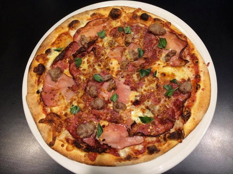 11 Inch Pizza Docklands - Lightning Ridge Tourism 0