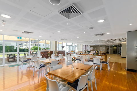 Q Cafe - Lightning Ridge Tourism 0