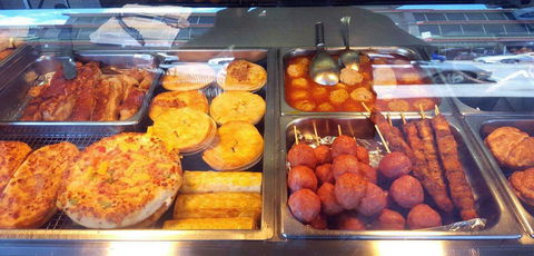 Vinata's Hot Bread - Lightning Ridge Tourism 0