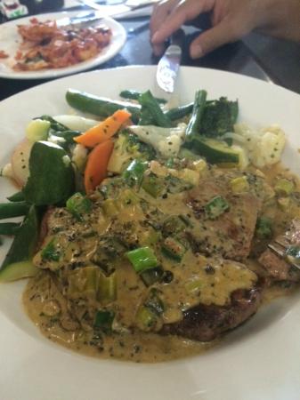 Luciano's - Lightning Ridge Tourism 0