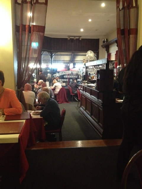 Parade Thai Restaurant - Lightning Ridge Tourism 3