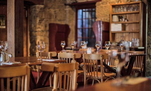 Ball & Chain Grill - Lightning Ridge Tourism 0