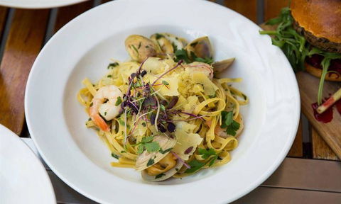 O Bar & Restaurant - Lightning Ridge Tourism 5