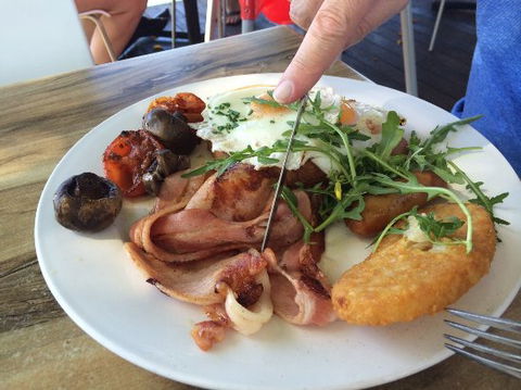 Cafe La Mer - Lightning Ridge Tourism 0