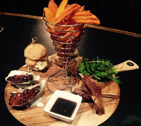 Quorum Restaurant - Lightning Ridge Tourism 29