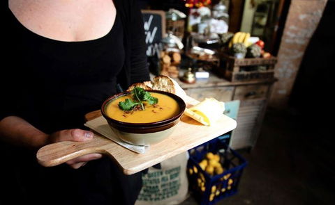 Worn-Out-Wares Cafe - Lightning Ridge Tourism 9