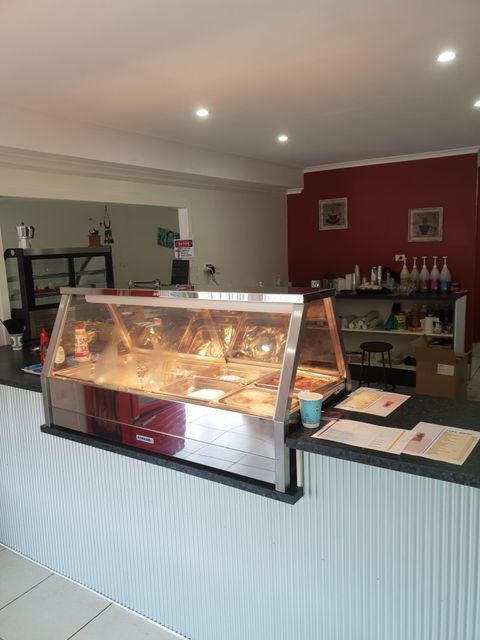 Red Centre Cafe And Takeaway - Lightning Ridge Tourism 1
