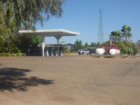 The Barkly Bar & Grill - Lightning Ridge Tourism 0