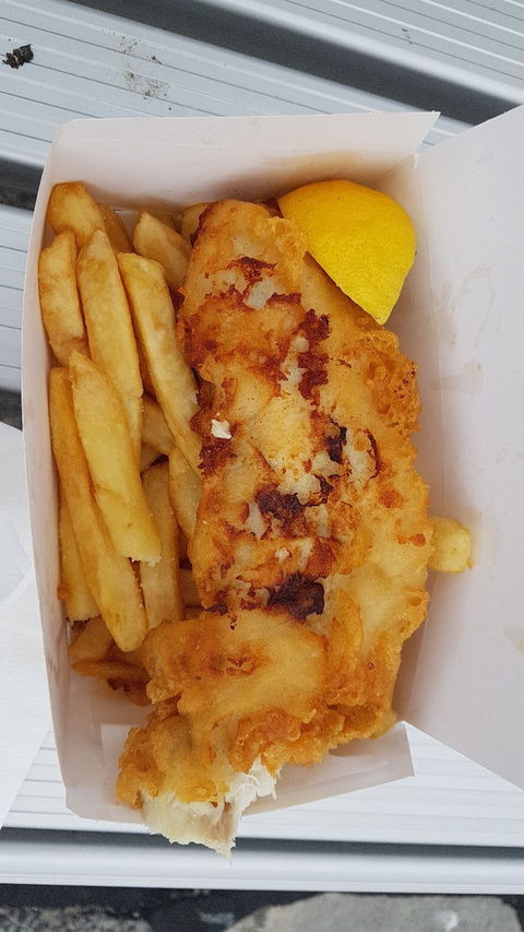 Flippers Cooked & Fresh Seafood - Lightning Ridge Tourism 1