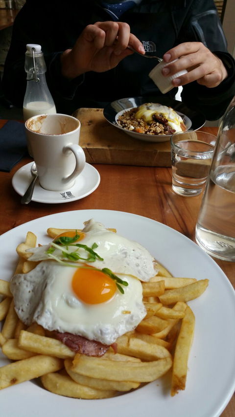 Zum Cafe - Lightning Ridge Tourism 9