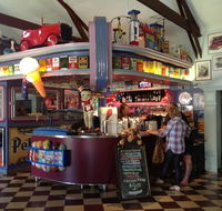 Cruzin' in the 50's Diner - Lightning Ridge Tourism