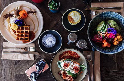GG's Eatery & Bar - Lightning Ridge Tourism 0