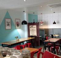 Chill Parlour Ayr - Lightning Ridge Tourism