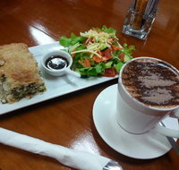 Killing Time with Coffee - Lightning Ridge Tourism