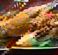 Brent's Burgers - Lightning Ridge Tourism