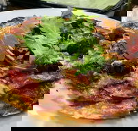 Giddy Goat Cafe and Bar - Lightning Ridge Tourism