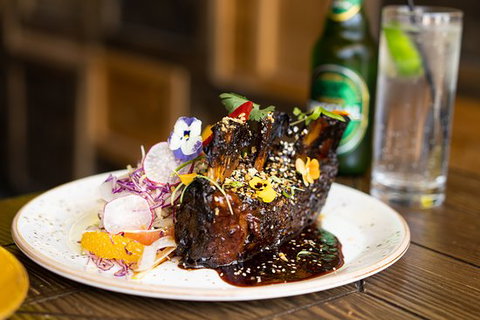 QT Kitchen - Lightning Ridge Tourism 0