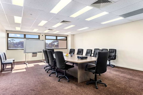 Quality Suites Point Cook Seasons 5 - Lightning Ridge Tourism 12