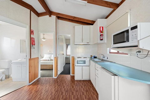 Discovery Parks Melbourne - Lightning Ridge Tourism 5