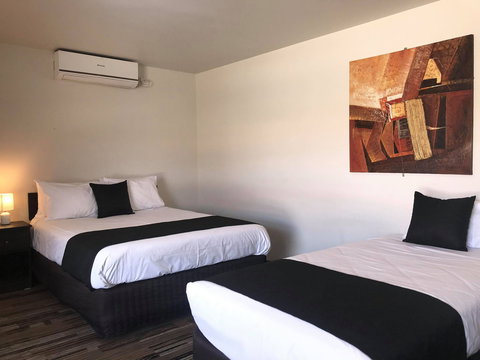 Guiding Star Hotel - Lightning Ridge Tourism 8