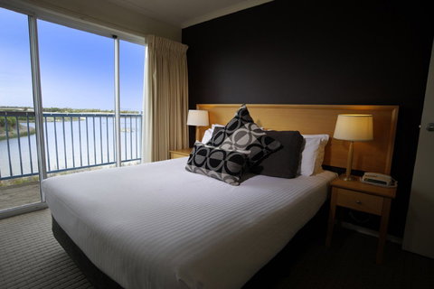 Quest Williamstown North - Lightning Ridge Tourism 3