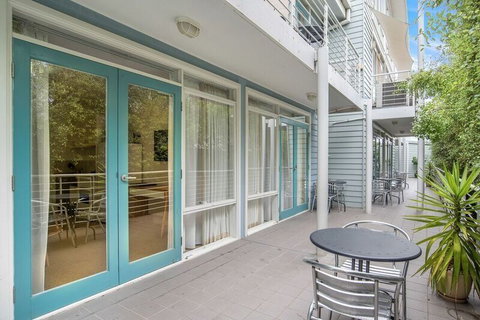 Williamstown Residences - Lightning Ridge Tourism 3