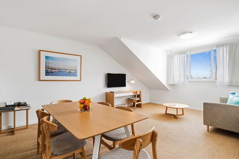 Williamstown Residences - Lightning Ridge Tourism 17