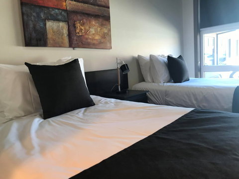 Guiding Star Hotel - Lightning Ridge Tourism 6