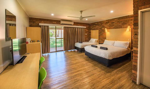 Contour Hotel - Lightning Ridge Tourism 7