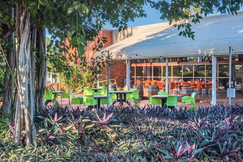 Contour Hotel - Lightning Ridge Tourism 17