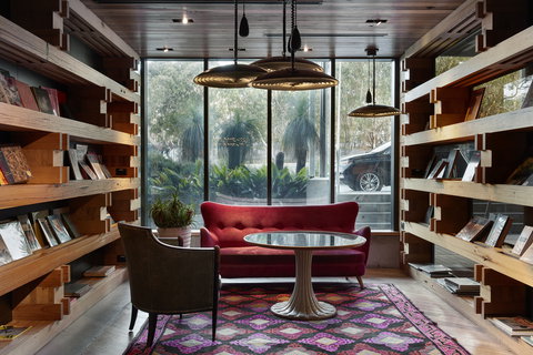 Ovolo Nishi - Lightning Ridge Tourism 2