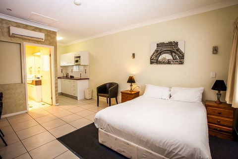 Darra Motel And Conference Centre - Lightning Ridge Tourism 4