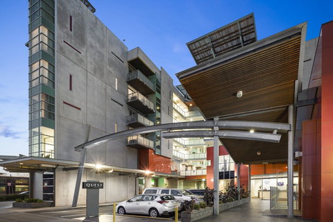 Quest Caroline Springs - Lightning Ridge Tourism 0