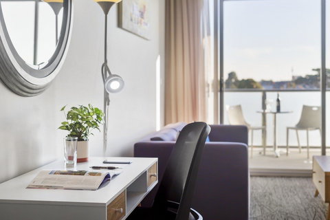 Quest Caroline Springs - Lightning Ridge Tourism 5