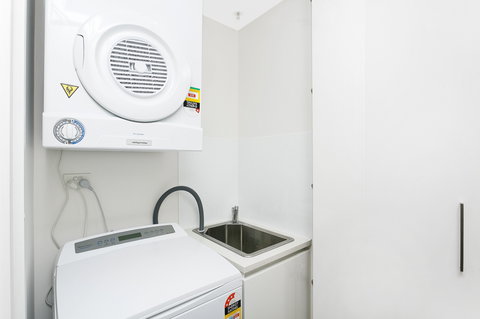 Astra Canberra Manhattan - Lightning Ridge Tourism 16