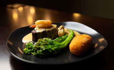 Best Western Airport Motel & Conv Ctr - Lightning Ridge Tourism 11